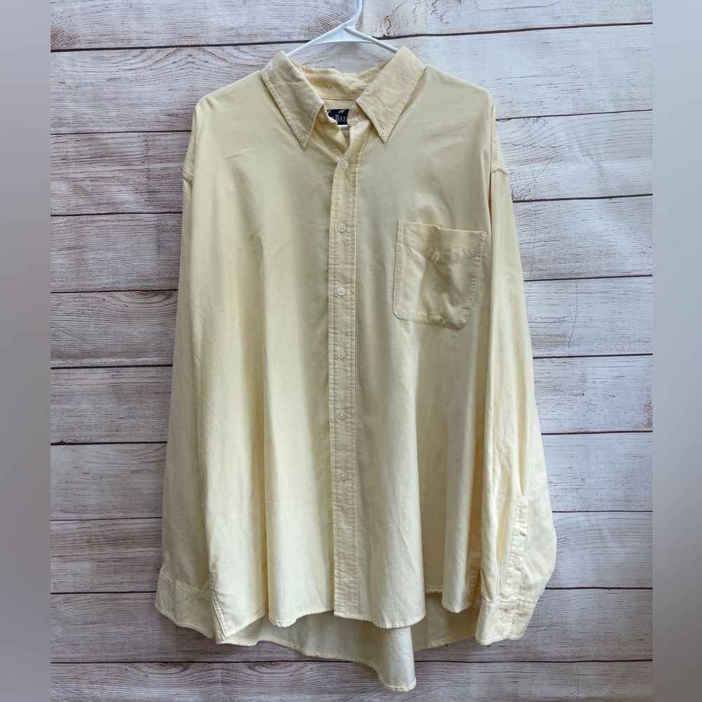 NEW WITH TAGS BASS SOFT CORDUROY SHIRT IN PALE YELLOW